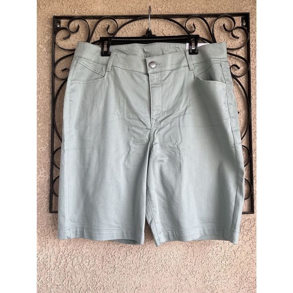 Lane Bryant High Rise Bermuda Shorts - Size 20 - Sea Foam Green - Picture 2 of 7